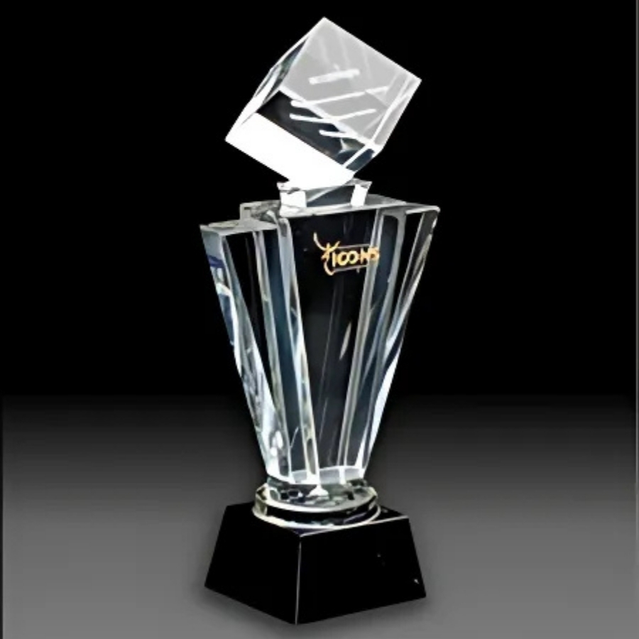 Crystal Trophy New - 17